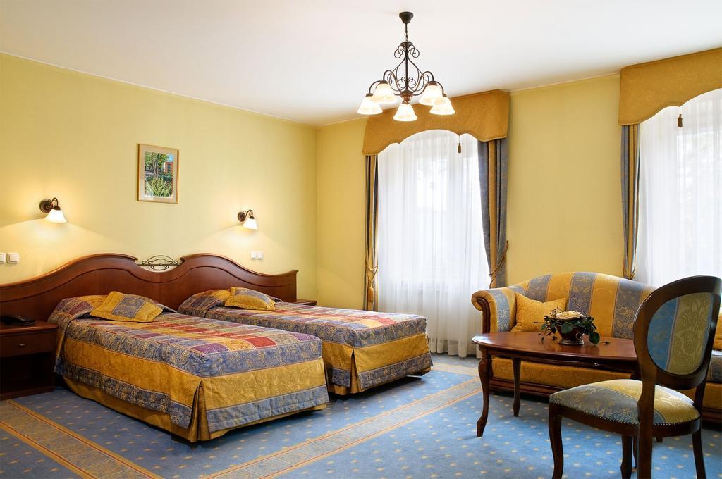 Hotel Aleksander Wloclawek Bagian luar foto